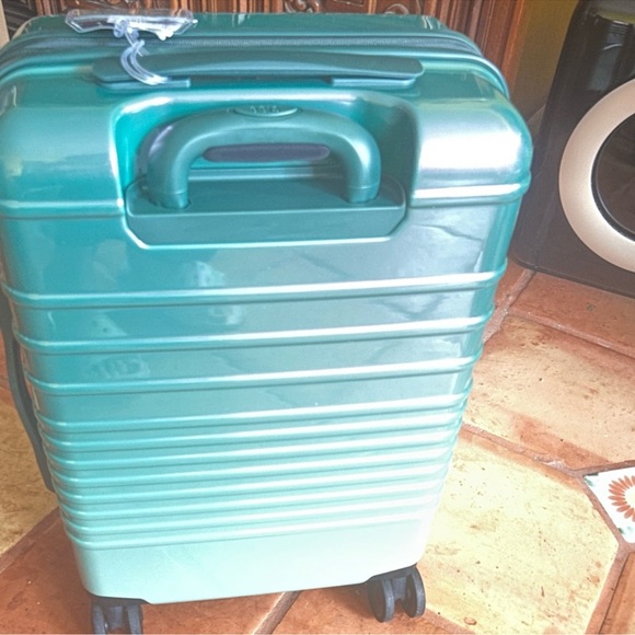 NWT Beis Wicked Carry On Roller - Picture 4 of 9